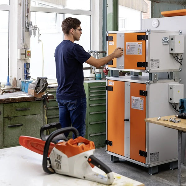 Szafa zabezpieczająca Topserw BATT S, ładowanie akumulatorów, 230V, 1 półka, 9 gniazd, nóżki, Basic 8/5, (VDMA 24994)