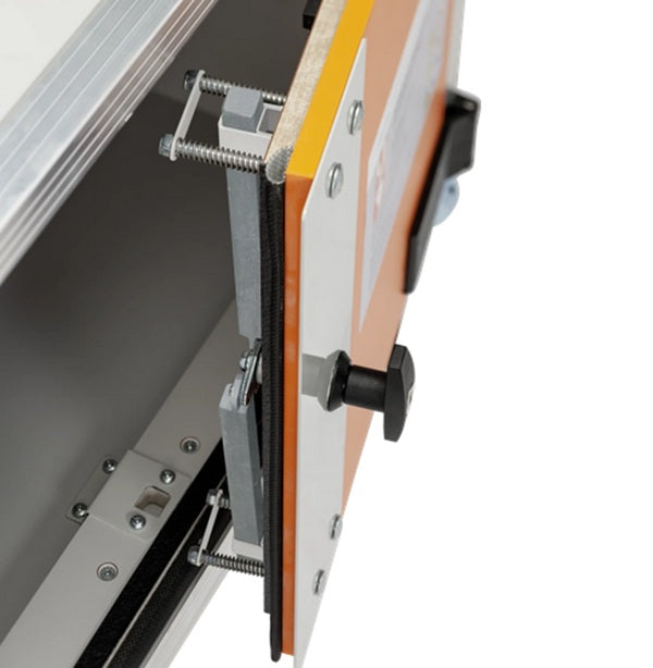 Szafa zabezpieczająca Topserw BATT S, ładowanie akumulatorów, 230V, 1 półka, 9 gniazd, nóżki, Premium Plus 8/5, (VDMA 24994)