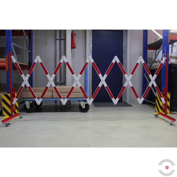 Bariera nożycowa, dł. 4000 mm, kółka, czerwony/biały