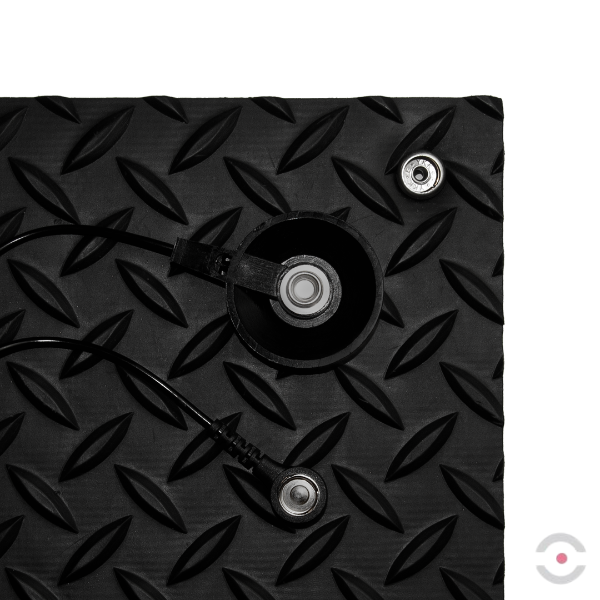 Mata antystatyczna Notrax, 826 Diamond Stat, ergonomiczna, laminowana, 60 cm x 91 cm, obszar suchy, czarny