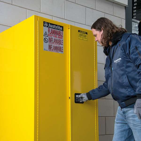 Szafa zabezpieczająca (palne) Justrite MODUS M, 227 l, 2-drzwiowa MS, 2 półki, żółty
