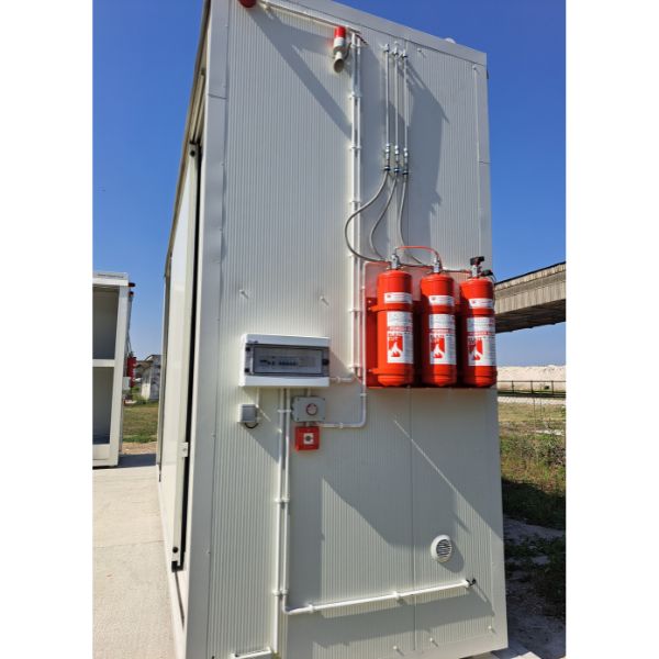 Magazyn substancji niebezpiecznych izolowany Topserw, WSC 2 poziomy/2 segmenty, 8*1000 l KTC/IBC, jednostronny, 1*drzwi przesuwne