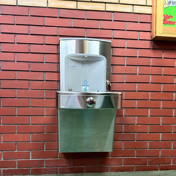 Stacja wody pitnej Zdrojownia A171-BF11, źródełko/dystrybutor, przyciski uruchamiające