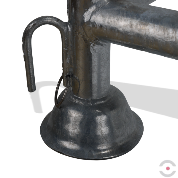 Regał transportowy z płotami barierowymi