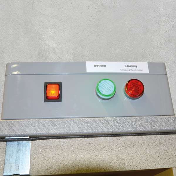 Szafa ognioodporna Topserw BATT-90 XL, składowanie baterii, 4 półki, BASIC STORE, 90 min