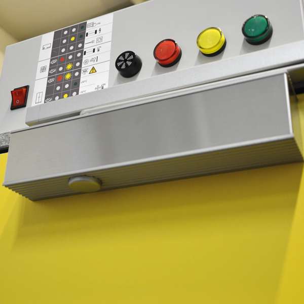 Szafa ognioodporna Topserw BATT-90 XL, ładowanie baterii, 4 półki, 40 gniazd, SAFE PRO GGA, 90 min