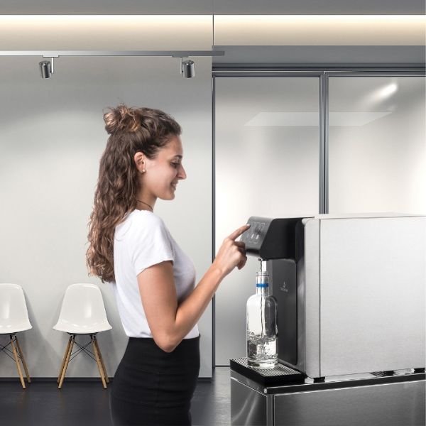 Dystrybutor wody pitnej Zdrojownia BLUSoda Touch Free 30 Fizz, woda gazowana, chłodzona