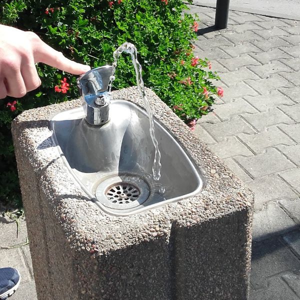 Zdrój wody pitnej Zdrojownia DF-38, postumentowy, wibrobeton, 1*misa