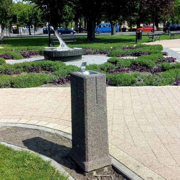 Zdrój wody pitnej Zdrojownia DF-38, postumentowy, wibrobeton, 1*misa