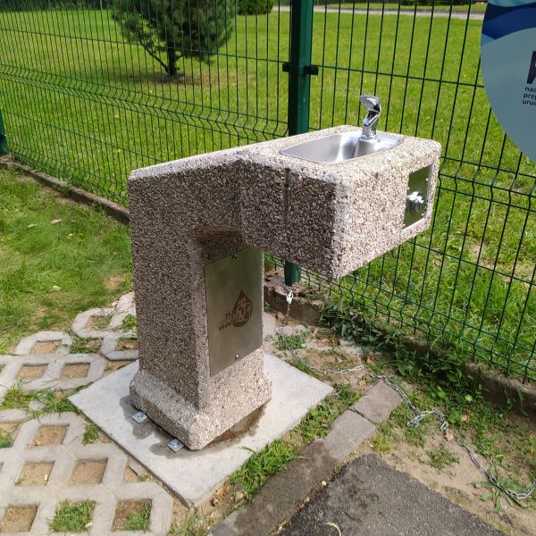 Zdrój wody pitnej Zdrojownia DFBF-36, postumentowy, wibrobeton, 1*misa boczna