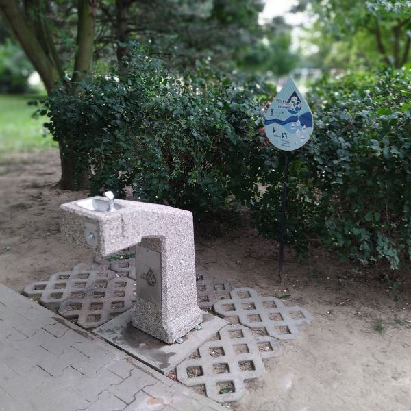 Zdrój wody pitnej Zdrojownia DFBF-36, postumentowy, wibrobeton, 1*misa boczna