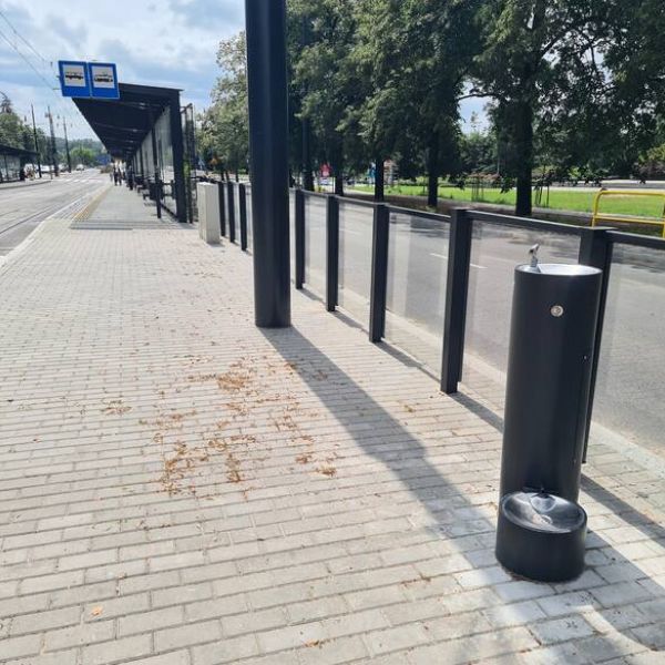 Zdrój wody pitnej Zdrojownia GRF-PF, postumentowy, 1*misa okrągła, poidełko