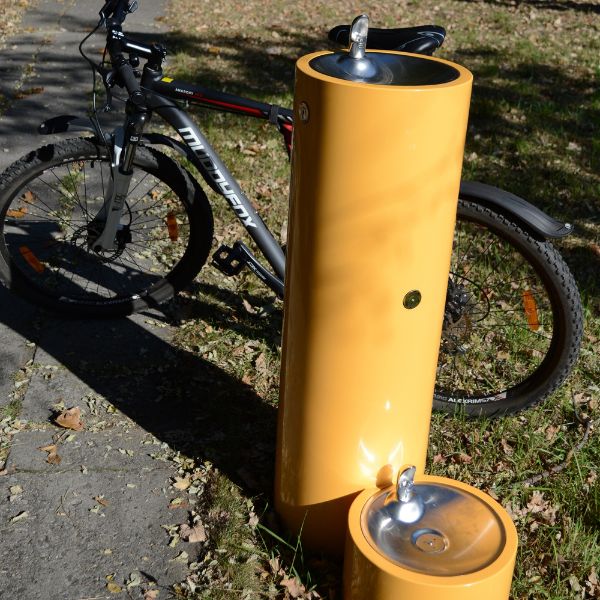 Zdrój wody pitnej Zdrojownia GRF-PF, postumentowy, 1*misa okrągła, poidełko