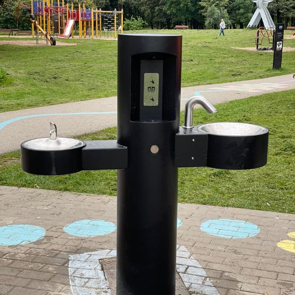 Stacja wody pitnej Zdrojownia GWQ-SO, stanowisko do mycia rąk, sensor, satynowa