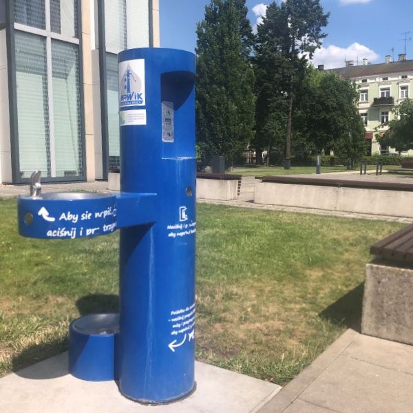 Stacja wody pitnej Zdrojownia GYM-PF, źródełko, nalewak do butelek, poidełko