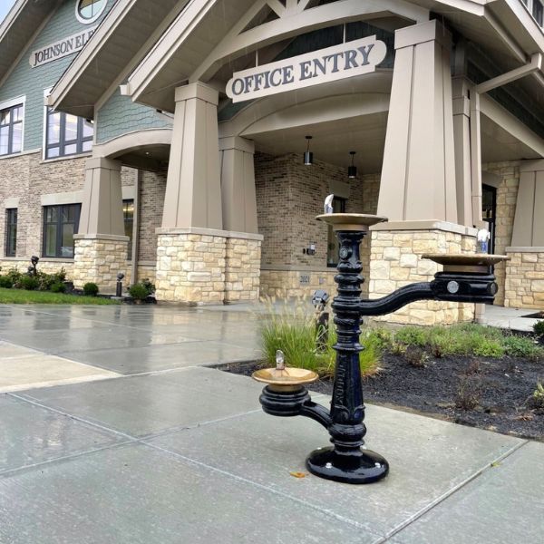 Zdrój wody pitnej Zdrojownia M-C76B-PF, 2*misa okrągły, stylizowany, poidełko, ADA