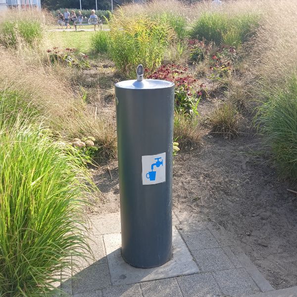 Zdrój wody pitnej Zdrojownia GRF, postumentowy, 1*misa okrągła