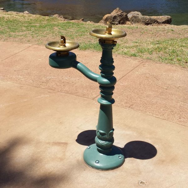 Zdrój wody pitnej Zdrojownia M-C76B, 2*misa okrągła, stylizowany, ADA