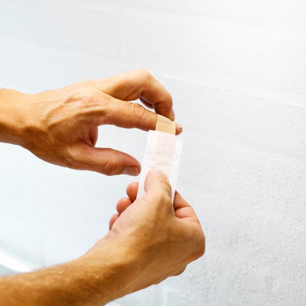 Dozownik plastrów Plum QuickFix, wodoodporne 1*45 szt, elastyczne 1*45 szt