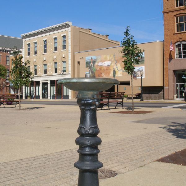 Zdrój wody pitnej Zdrojownia M-1776, 1*misa okrągła, stylizowany, pedał nożny