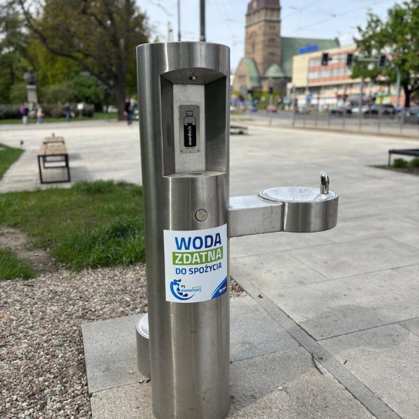 Stacja wody pitnej Zdrojownia GYM-PF, źródełko, nalewak do butelek, poidełko