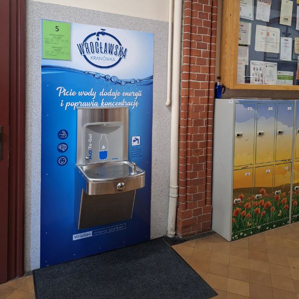 Stacja wody pitnej Zdrojownia A171-BF11, źródełko/dystrybutor, przyciski uruchamiające