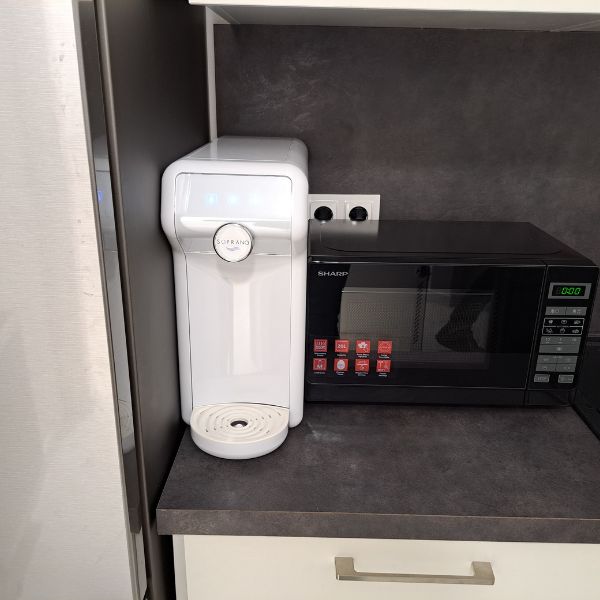 Dystrybutor wody pitnej Zdrojownia COMPACT FIZZ, stołowy, biały, woda gazowana, chłodzona