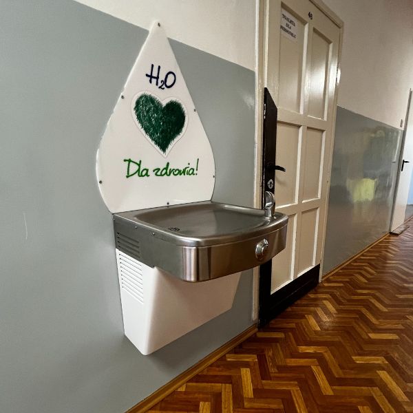 Dystrybutor wody pitnej Zdrojownia A171, przycisk uruchamiający