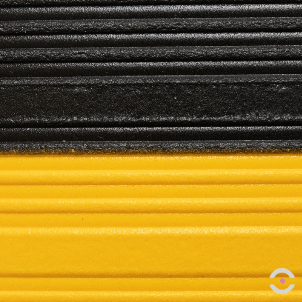 Mata ergonomiczna Notrax, 408 Airug Plus, winyl, rowkowa, 91 cm x mb, obszar suchy, żółty/czarny