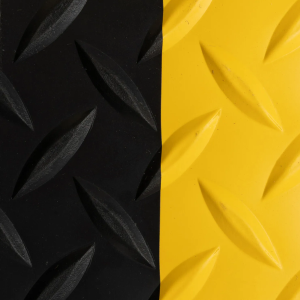 Mata antypoślizgowa Notrax, 737 Diamond Plate Runner, zabezpieczająca, 122 cm x mb, profil blacha ryflowana, obszar suchy/mokry, czarny