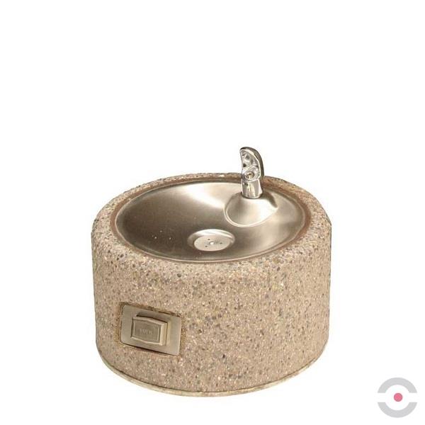 Poidełko dla zwierząt Zdrojownia GUT-PF, wolnostojące, wibrobeton, brązowe