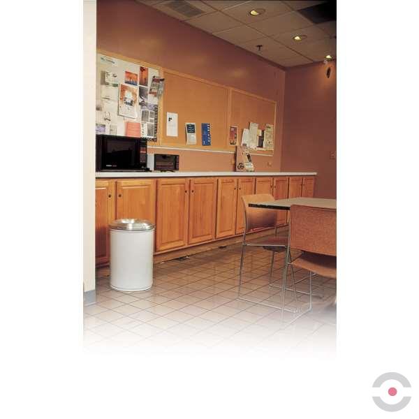 Pojemnik zabezpieczający na odpady papierowe Justrite, pokrywa aluminiowa, 45 l, biały