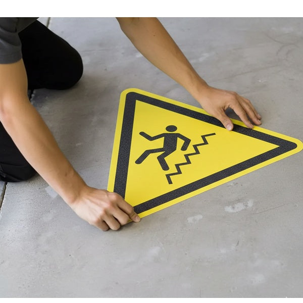 Znacznik podłogowy „Uważaj na schody”, trójkąt, 600 mm