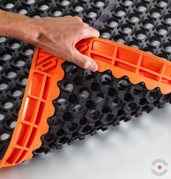 Wykładzina przemysłowa Notrax, ergonomiczna guma nitrylowa, 549 Safety Stance, 90 cm x 150 cm, obszar mokry, kolor czarny