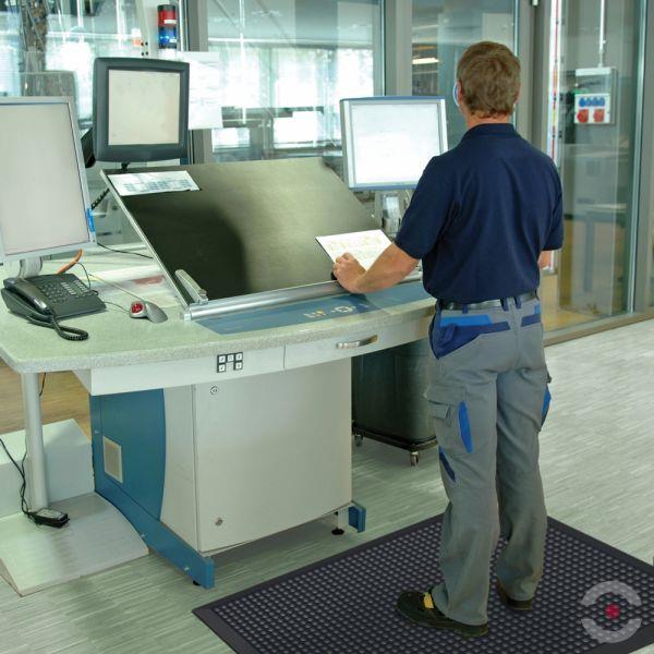 Mata antystatyczna Notrax 457 Skystep ESD, ergonomiczna, gumowa, 90 cm x 150 cm, obszar suchy, czarny