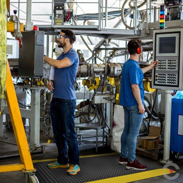 Mata ergonomiczna Notrax, 979 Saddle Trax, laminowana, 91 cm x mb, obszar suchy, żółty/czarny