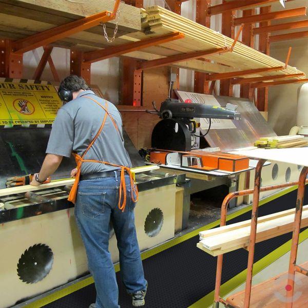 Mata ergonomiczna Notrax, 419 Diamond Sof-Tred, winyl, diamentowa, 91 cm x 18,3 m, obszar suchy, czarny