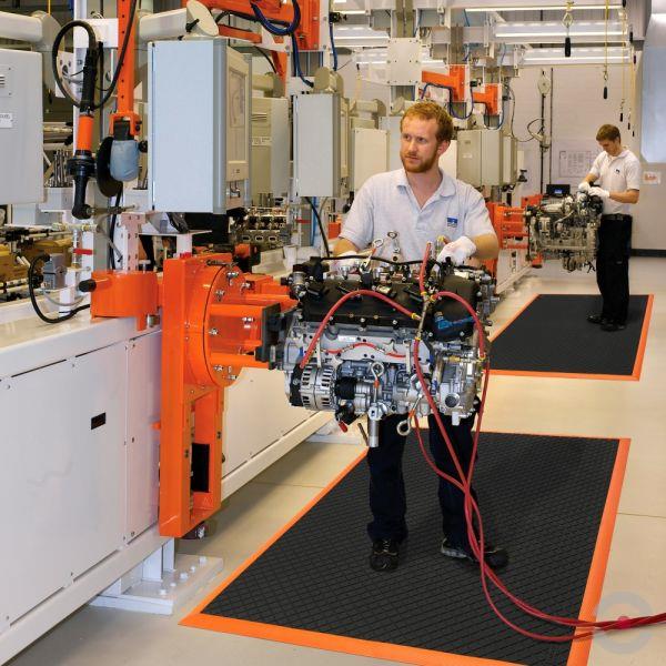 Wykładzina przemysłowa Notrax, ergonomiczna Guma, m2, 649 Safety Stance Solid, obszar suchy/mokry, kolor czarny