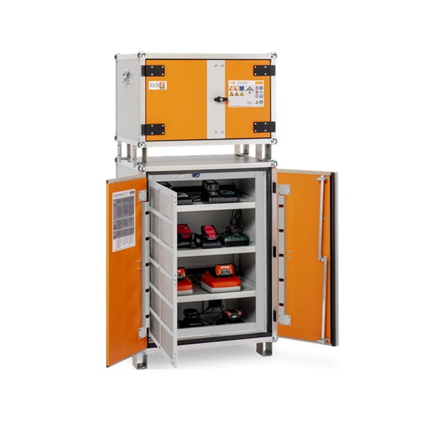 Szafa zabezpieczająca Topserw BATT M, ładowanie akumulatorów, 230V, 3 półki, 18 gniazd, nóżki, Premium Plus 8/10, (VDMA 24994)