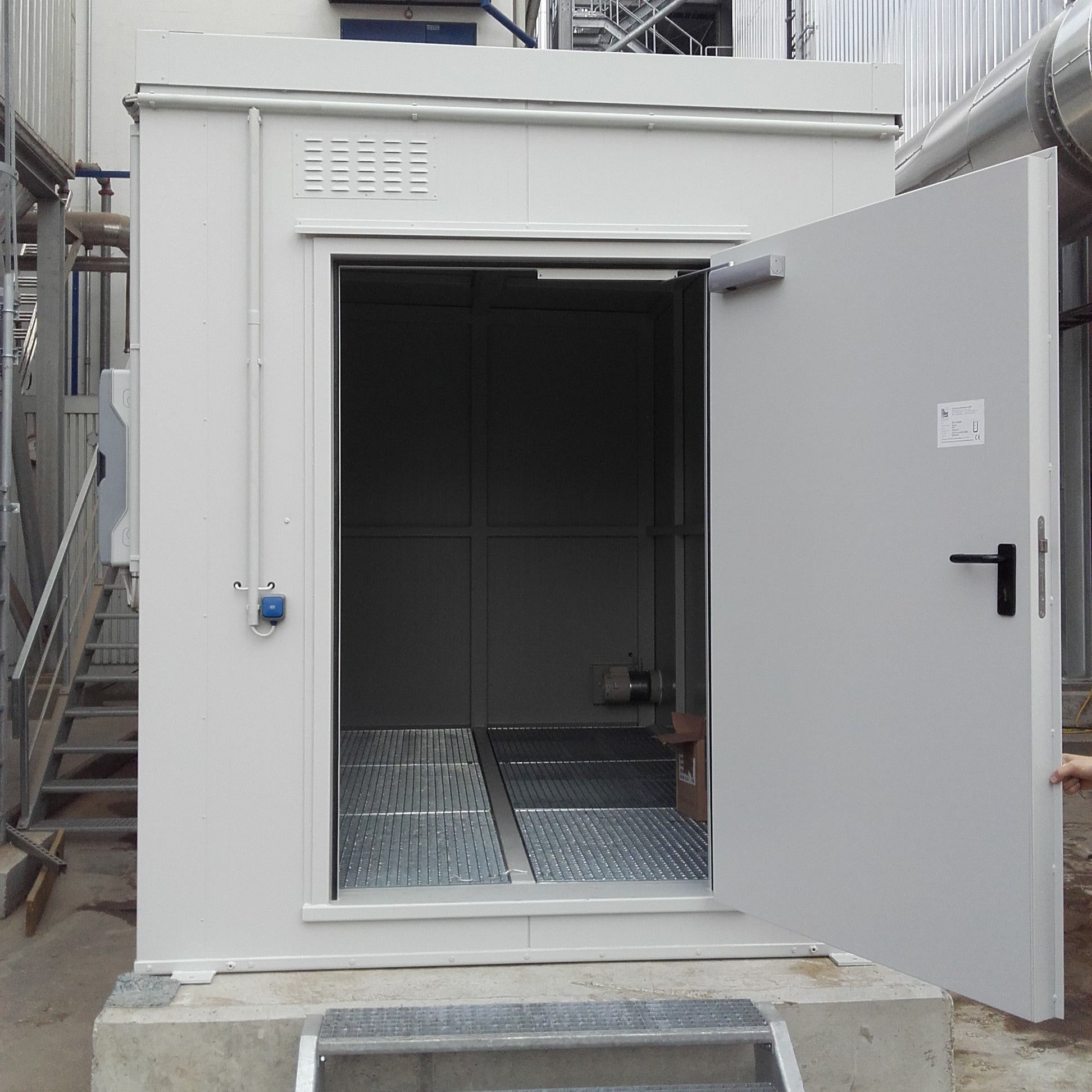 Magazyn ognioodporny Topserw, 6-CO, EI90, S*G*W 6000*2500*2840 mm, 1*1800 l, drzwi dwuskrzydłowe DF