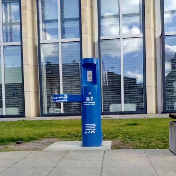 Stacja wody pitnej Zdrojownia GYM, źródełko, nalewak do butelek, sensor