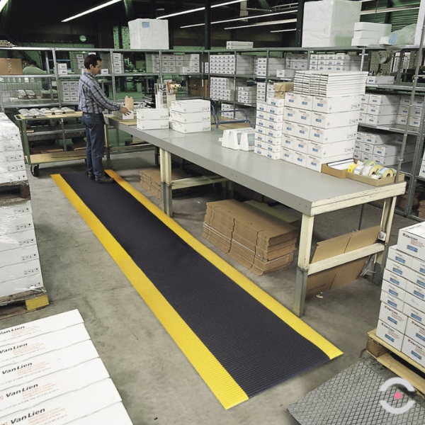 Mata ergonomiczna Notrax, 406 Crossrib Sof-Tred, rowkowanie poprzeczne, 91 cm x mb, obszar suchy, czarno/żółty