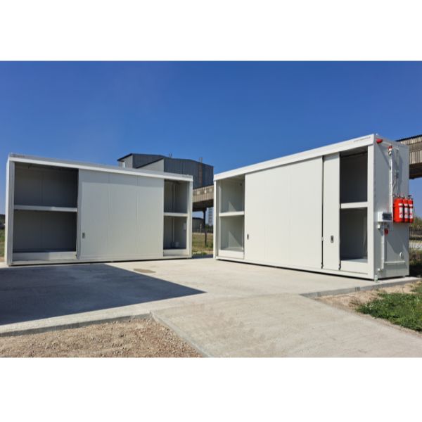 Magazyn substancji niebezpiecznych izolowany Topserw, WSC 2 poziomy/2 segmenty, 12*1000 l KTC/IBC, jednostronny, 1*drzwi przesuwne