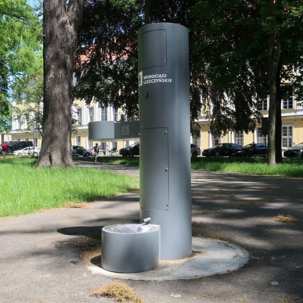 Stacja wody pitnej Zdrojownia GYM-PF, źródełko, nalewak do butelek, poidełko
