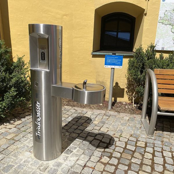 Stacja wody pitnej Zdrojownia GYM, źródełko, nalewak do butelek