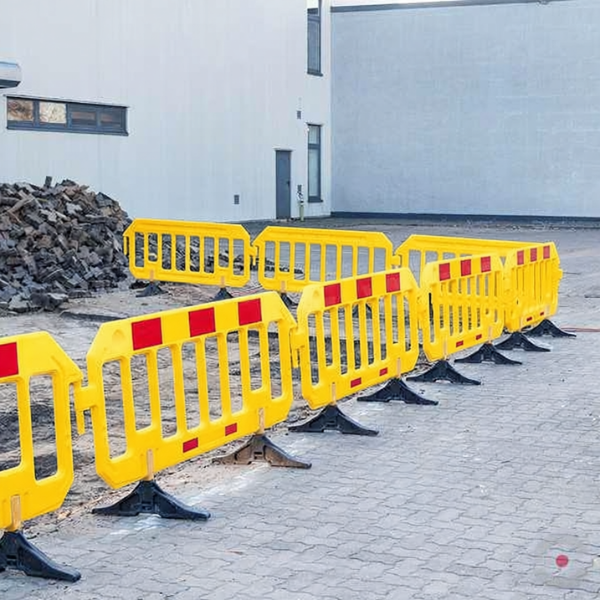 Bariera elementowa, polietylen, obrotowe stopy, folia odblaskowa, żółty