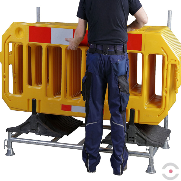 Zestaw Regał Transportowy z żółtymi barierkami