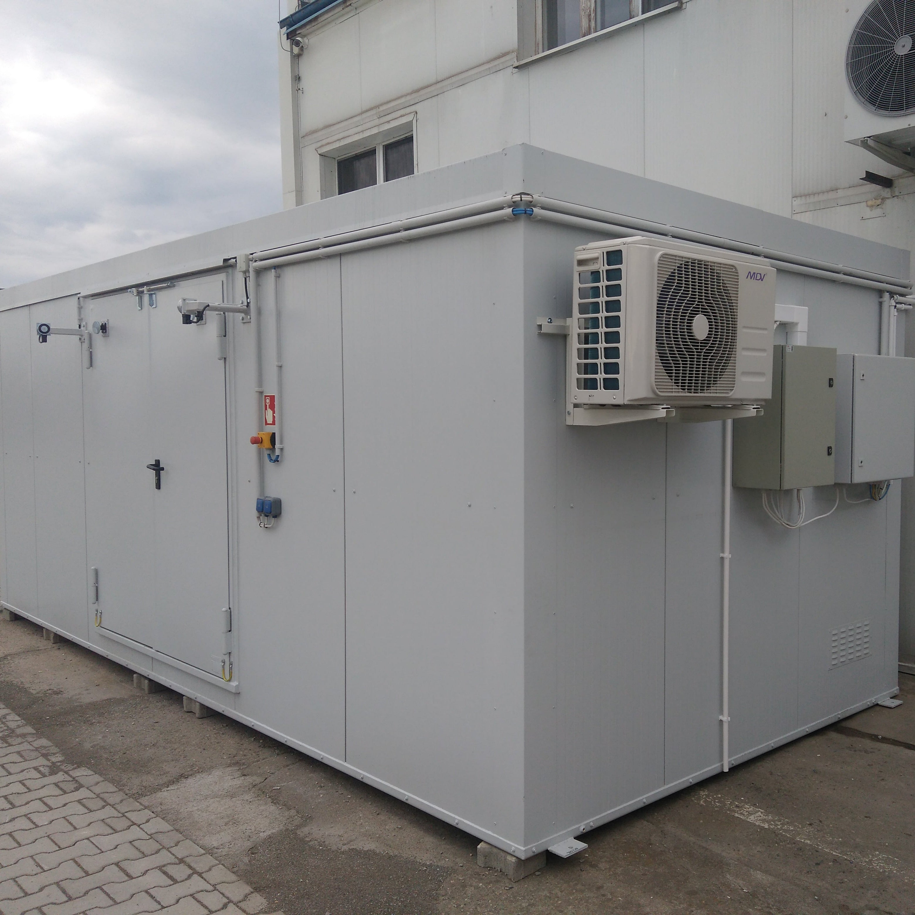 Magazyn ognioodporny Topserw, 6-SU, EI90, S*G*W 6000*2950*2840 mm, 2*1100 l, drzwi dwuskrzydłowe DF