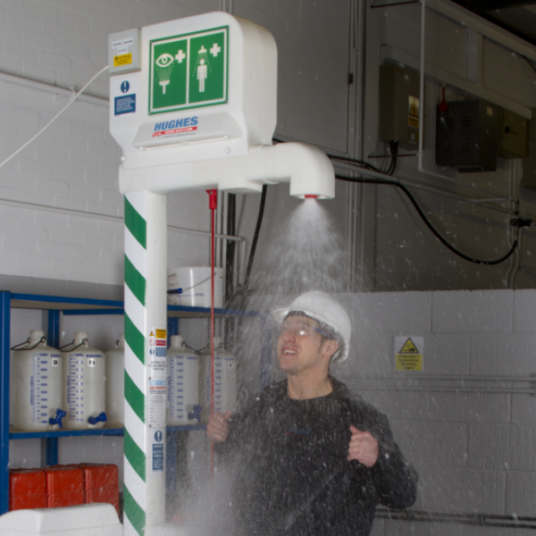 Urządzenie łączone Hughes, natrysk awaryjny, myjka do oczu/twarzy, wąż natryskowy, stal nierdzewna, mrozoodporne -35°C